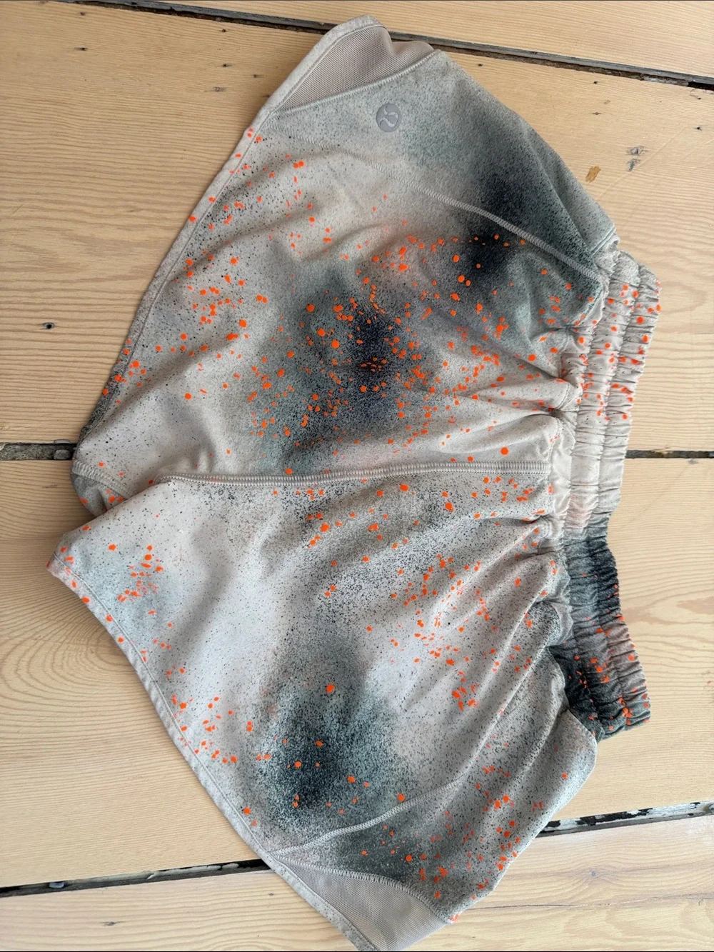 lululemon athletica gray Shorts with Green and Orange Splatter sz 4